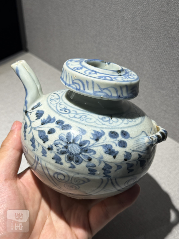 元 青花花卉纹盘口水注 - 图5